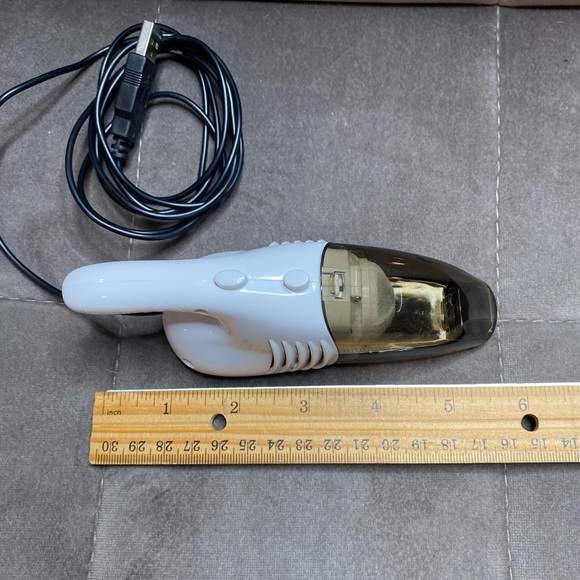 World’s Smallest Vacuum. - Picture 5 of 7